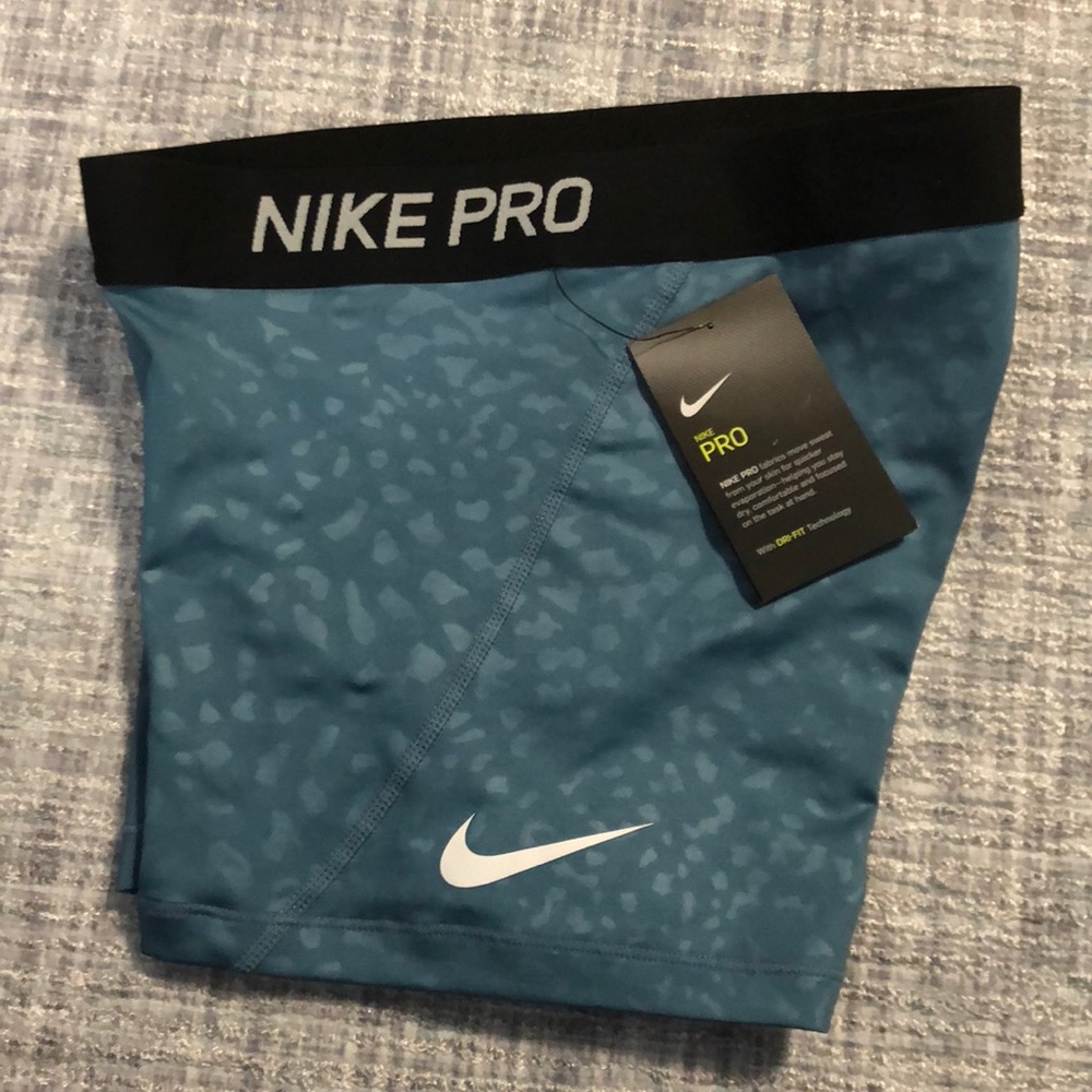 Nike Pro Spotted Cat Shorts - Picture 2 of 3